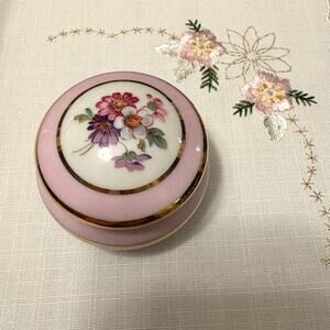 Collectable Vintage Limoges France Pink Trinket Box w/ Hand Painted Flowers